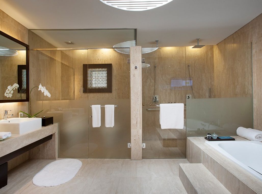 Beachfront Private Suite - Bathroom