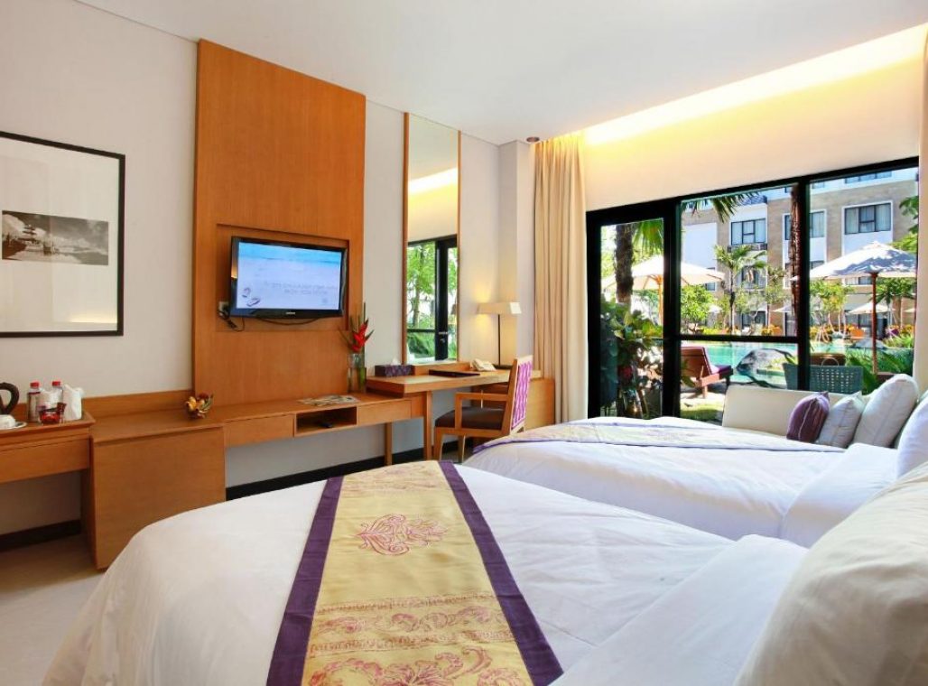 Deluxe Pool Side - Bedroom