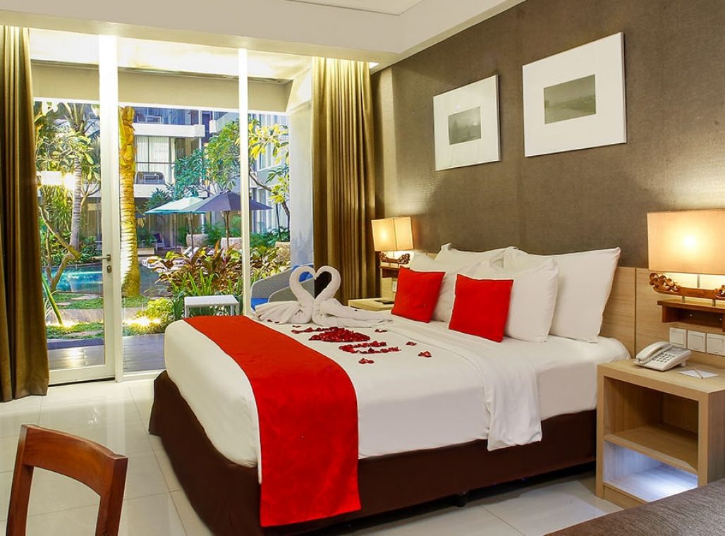 Deluxe Pool Side - King Bed