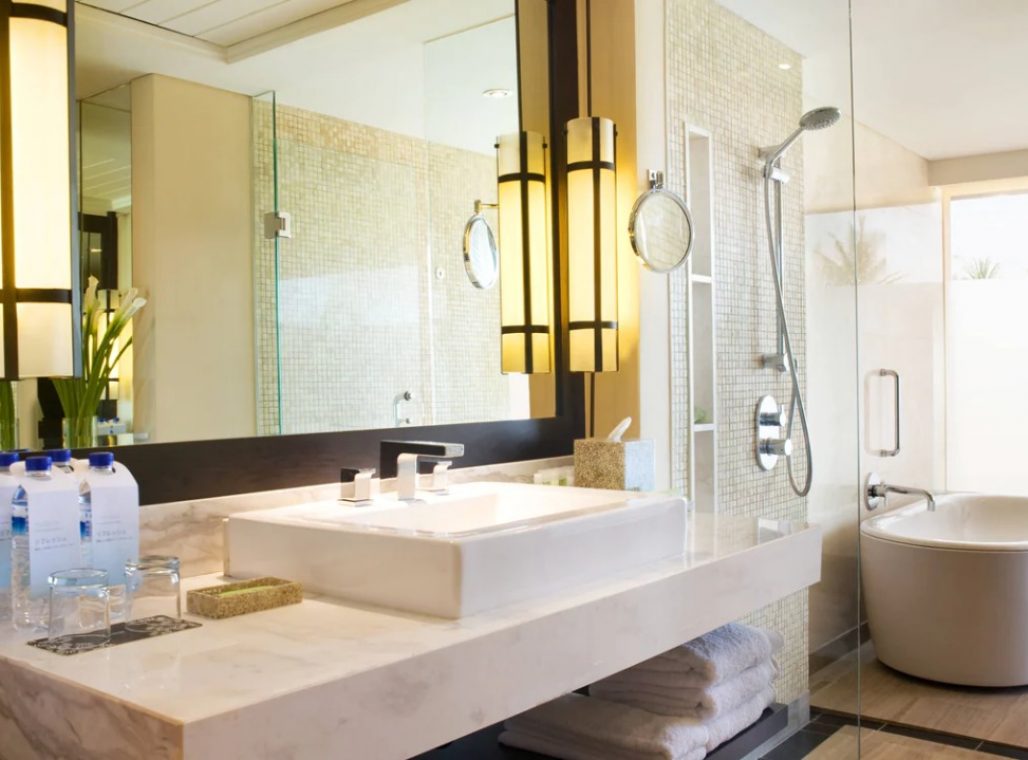 Deluxe Pool Terrace - Bathroom