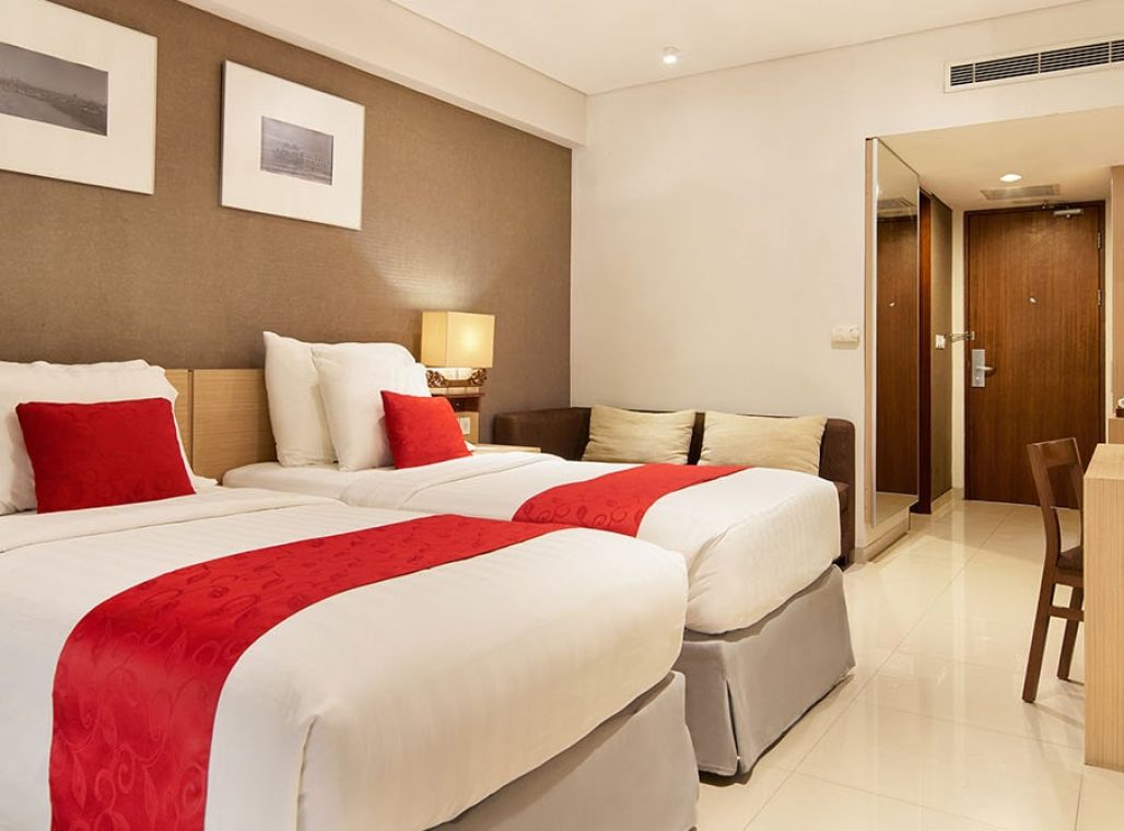 Deluxe Pool View - Twin Bed