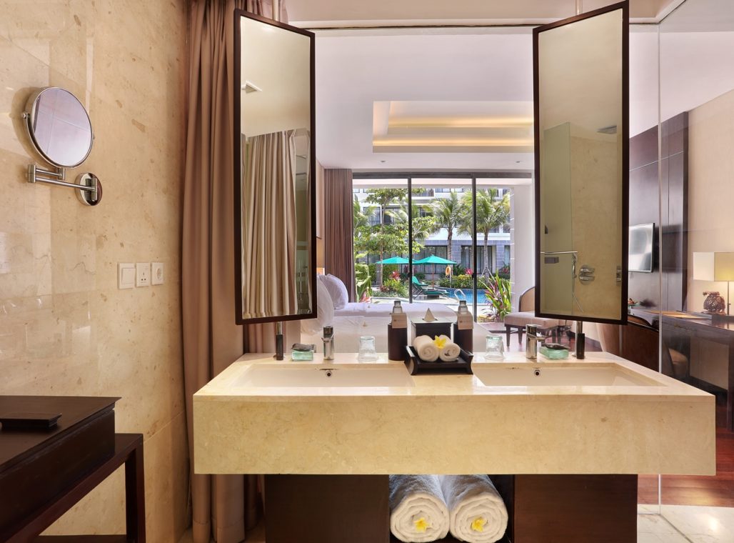 Deluxe Room - Bathroom