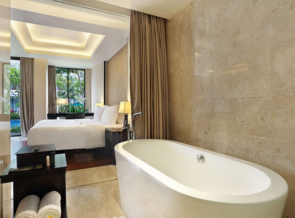 Deluxe Suite - Bathtub