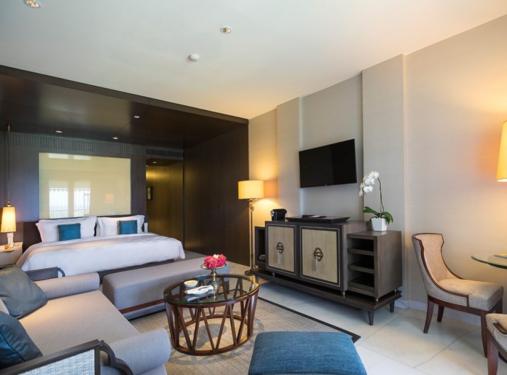 Deluxe Suite -Living Area