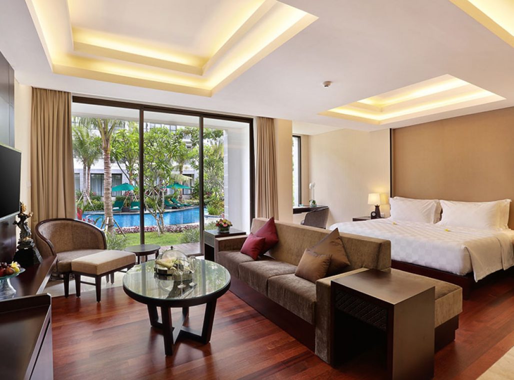 Deluxe Suite - Living Area