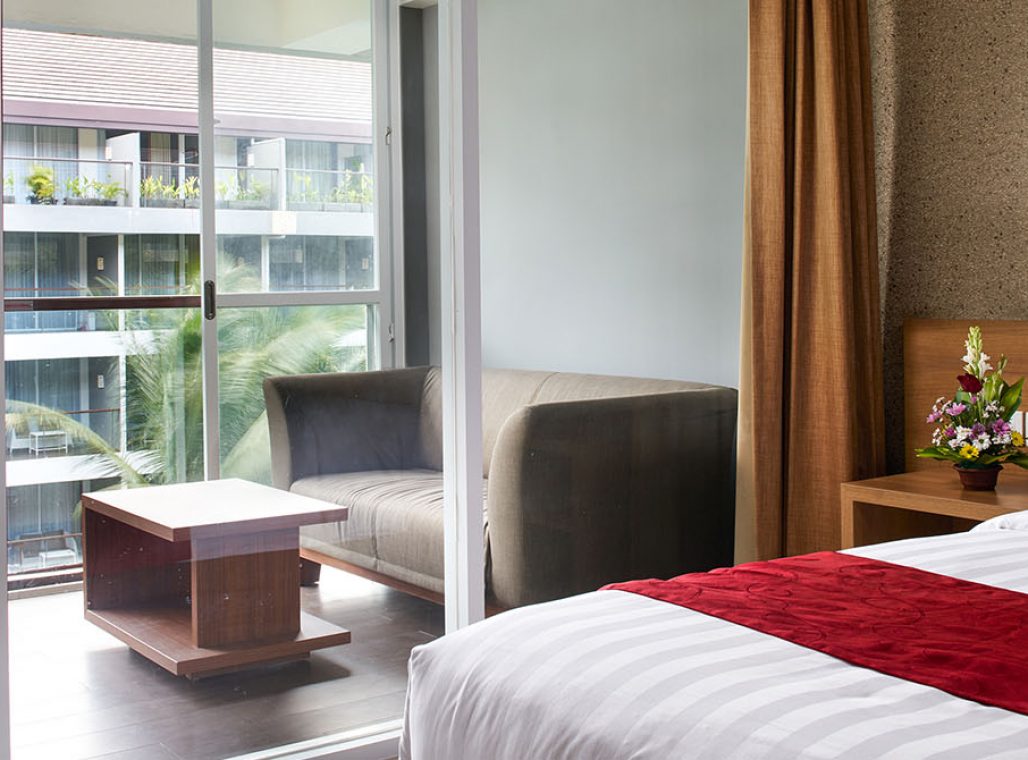 Executive Deluxe Pool View - Balcony