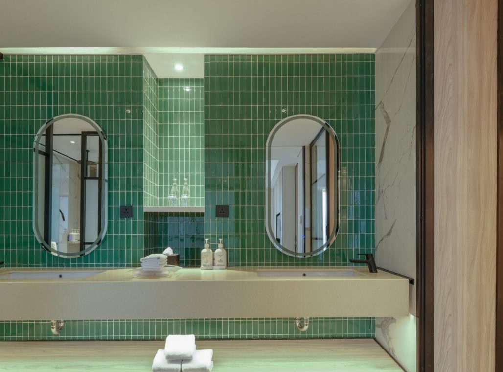 Executive Suite - Bathroom