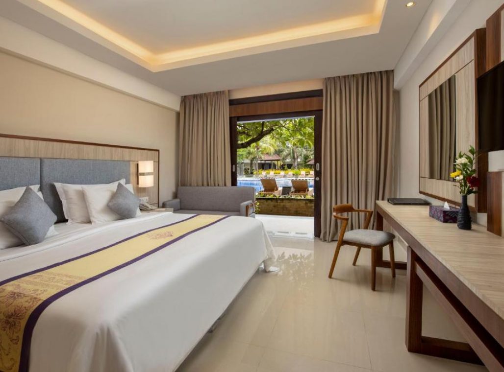 Grand Deluxe Pool Side - Bedroom