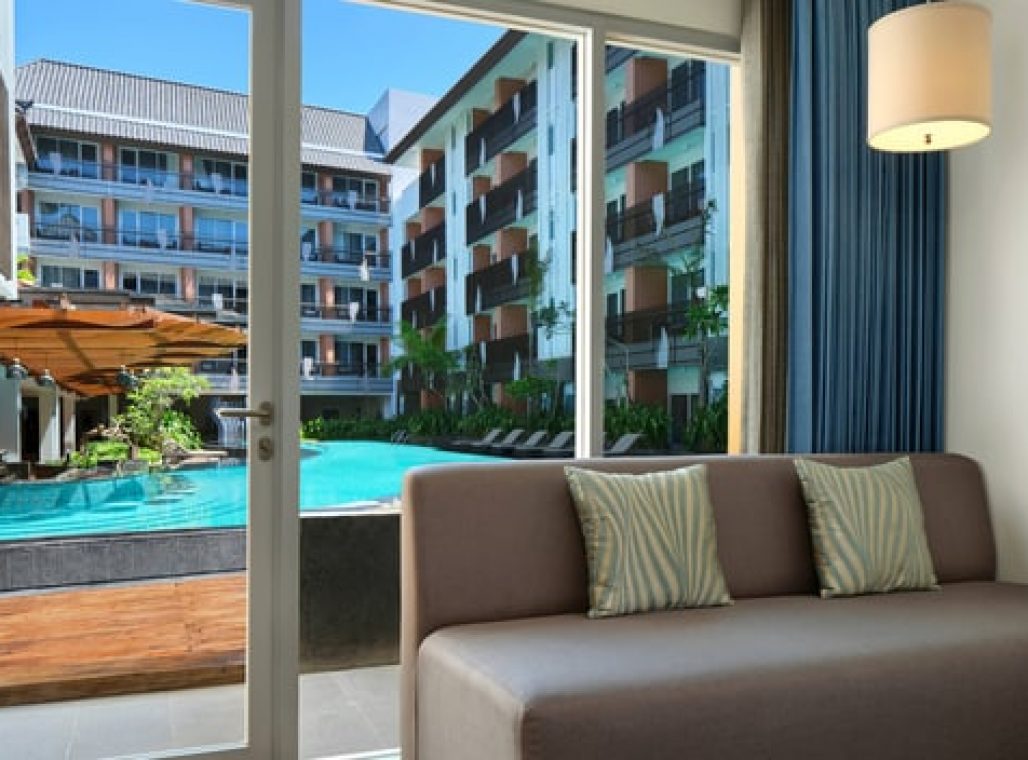 Guest Room Pool Side - Living Area