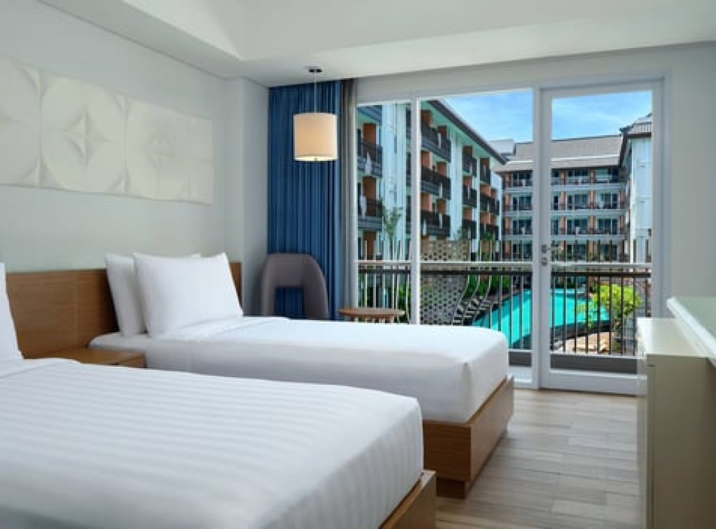 Guest Room Pool View - Twin Bed