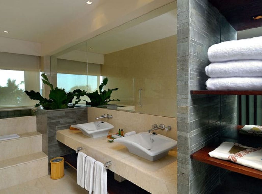 Junior Club Suite - Bathroom