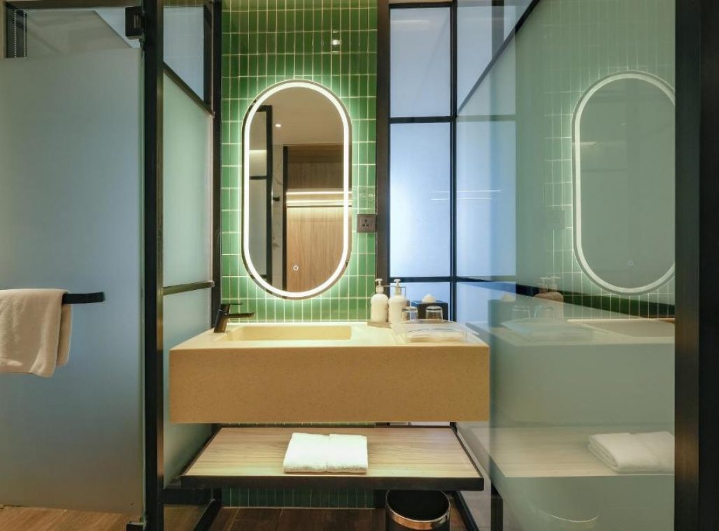 Junior Suite - Bathroom