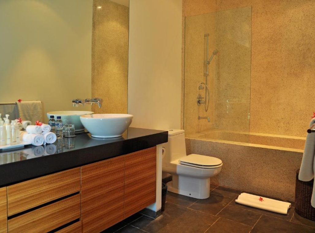 La Sirena Villa - Bathroom