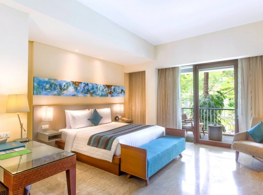 Larger Guest Room Balcony - Bedroom