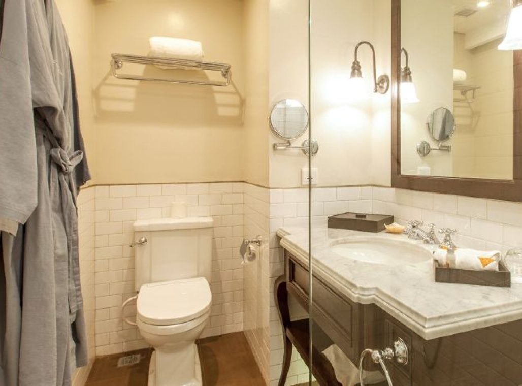 Magnolia Suite - Bathroom