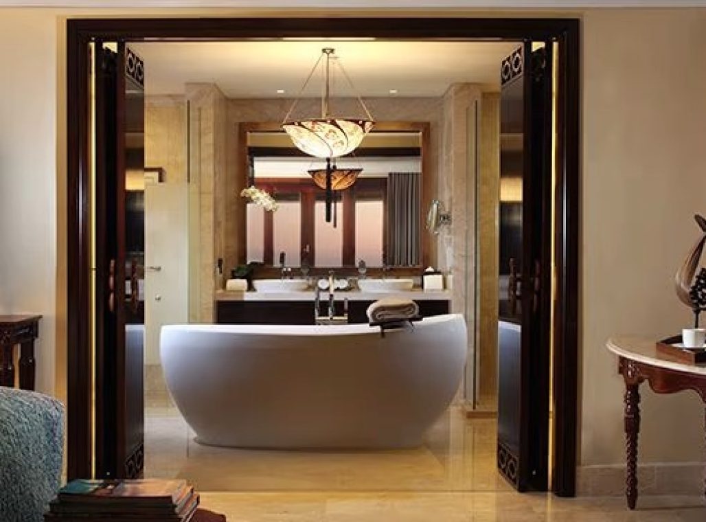 Ocean View Suite-Bathtub
