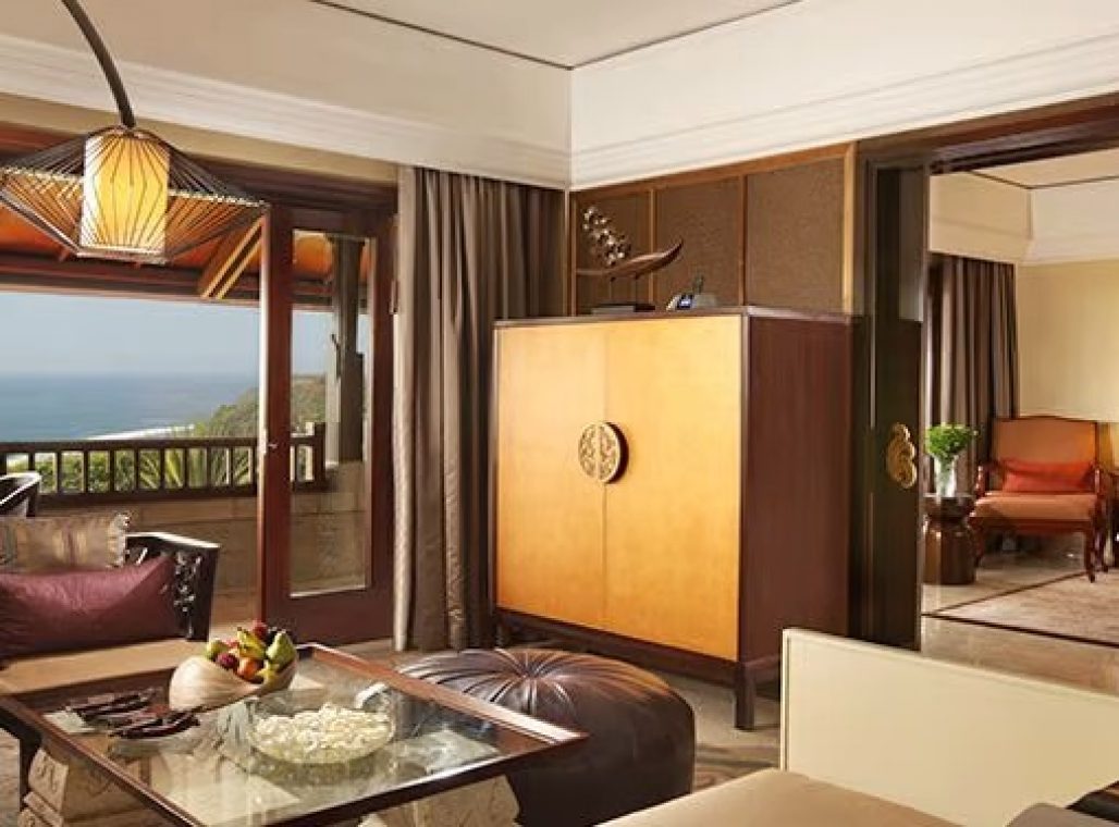 Ocean View Suite-Living Room