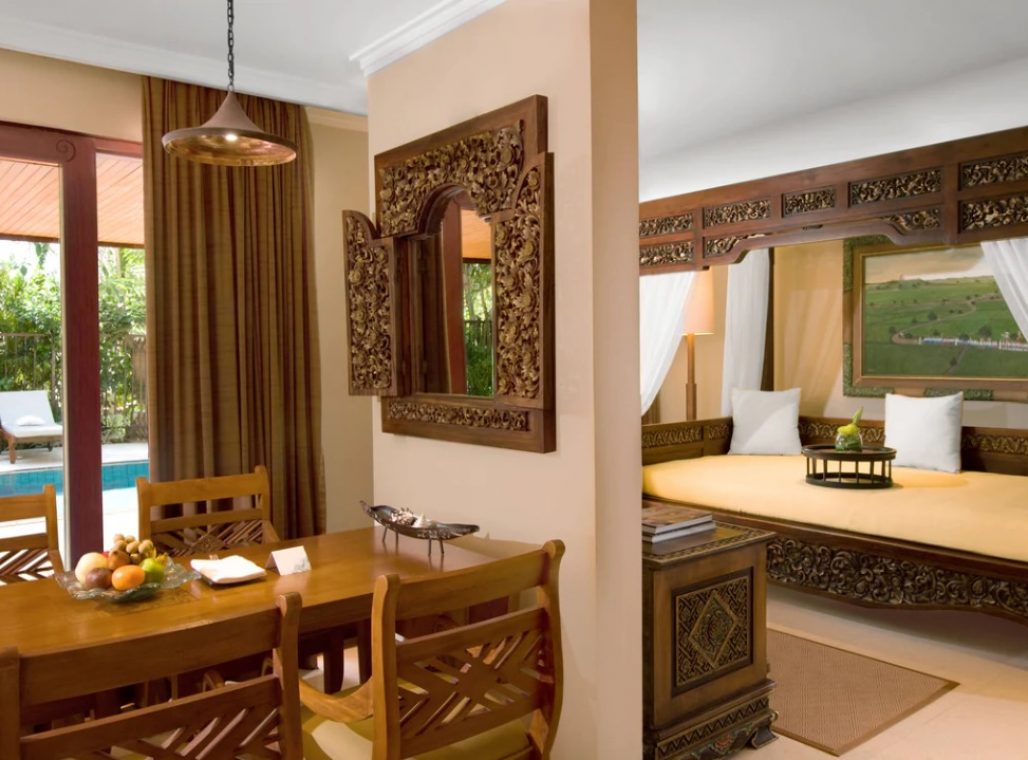 One Bedroom Ocean Suite Private Pool - Living Area