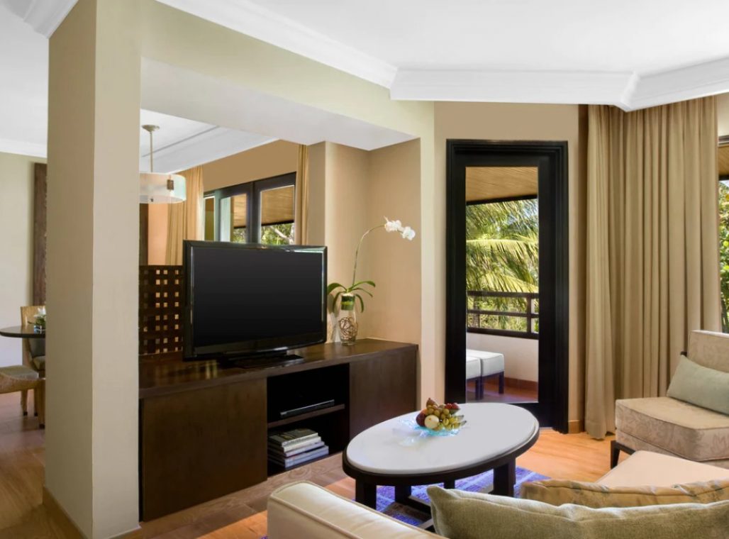 One Bedroom Westin Suite - Living Area