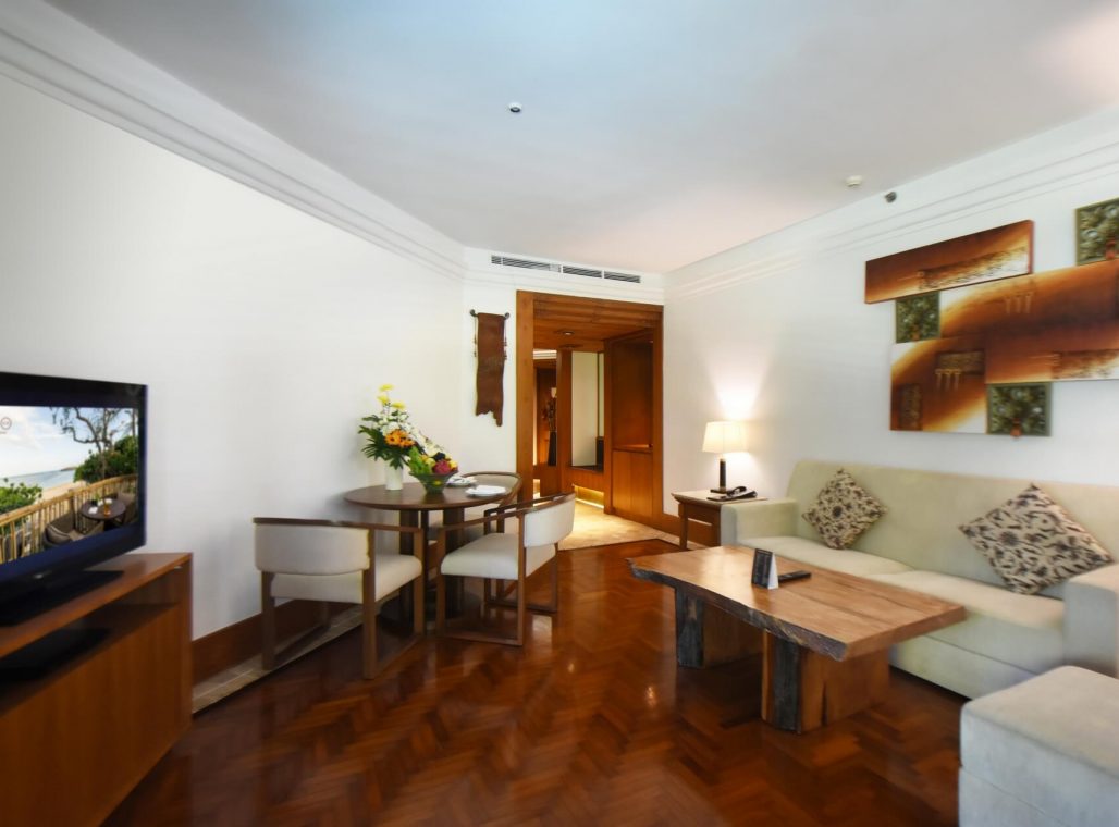 Palace Club Lagoon Suite - Living Room