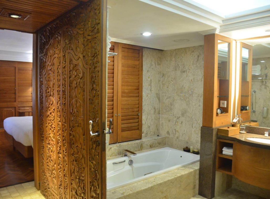 Palace Club Suite - Bathtub