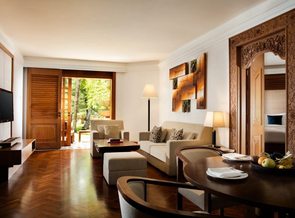 Palace Club Suite - Living Area