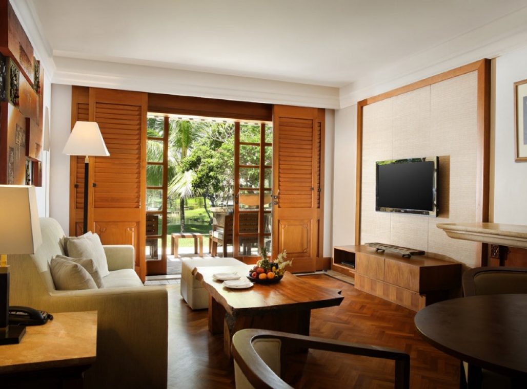 Palace Club Suite - Living Room