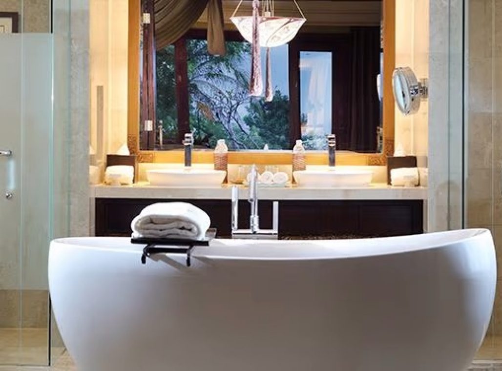 Resort View Suite-Bathtub