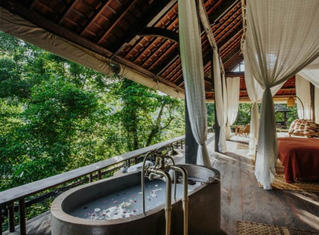 Riverside Jungle Pool Bale - Bathtub