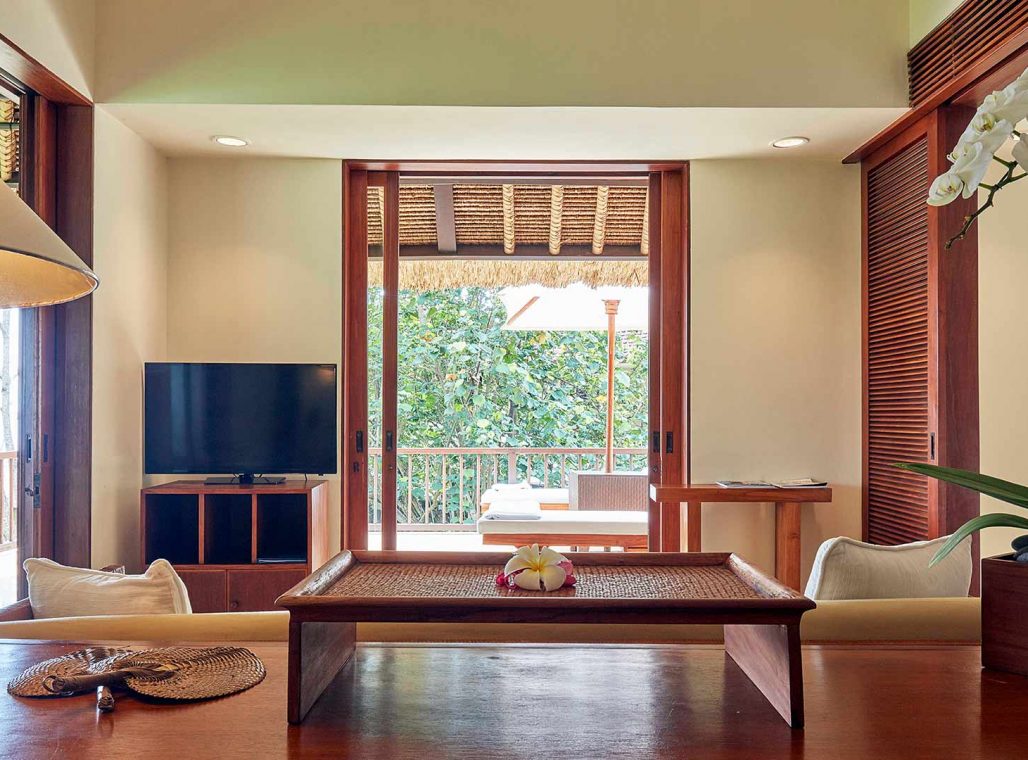 Seaside Suite- LivingRoom