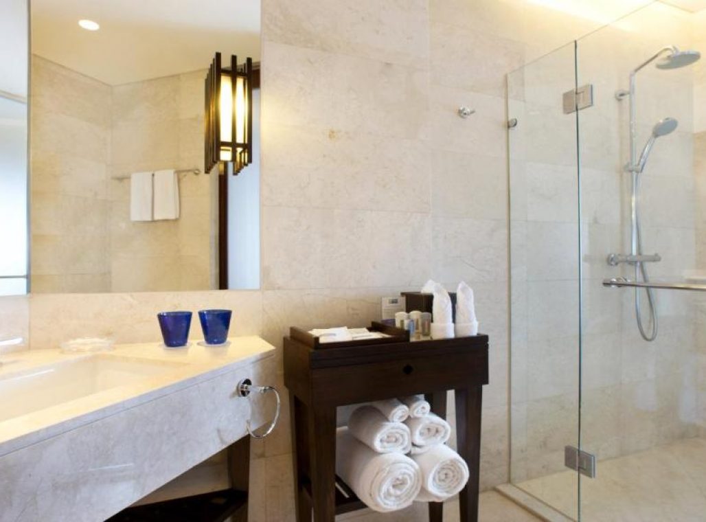 Standard Room Ocean View - Bathroom