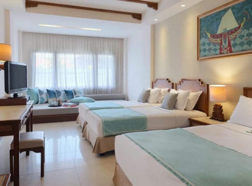 Superior Family Room - Bedroom